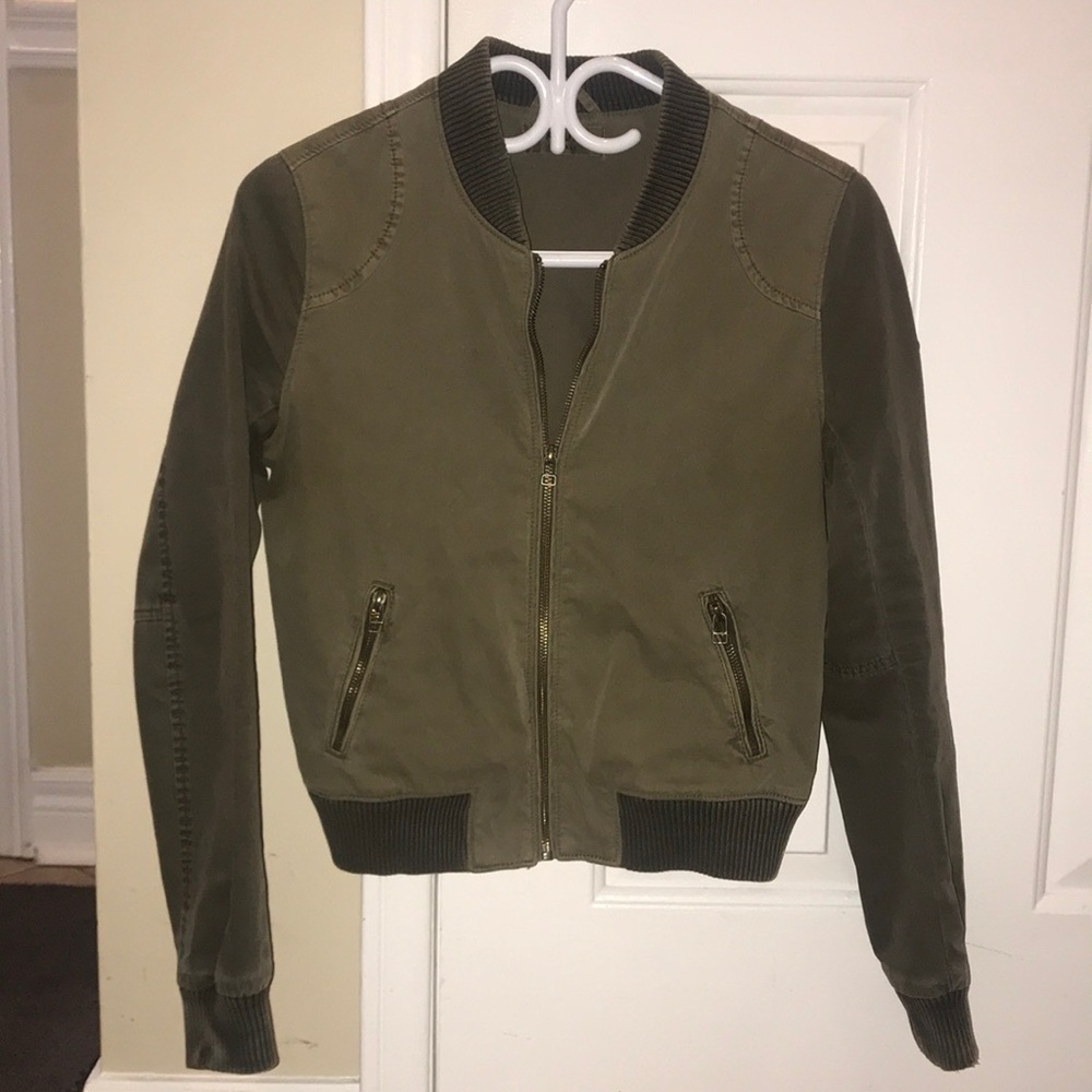 Aritzia TALULA Cargo Jacket in Army green